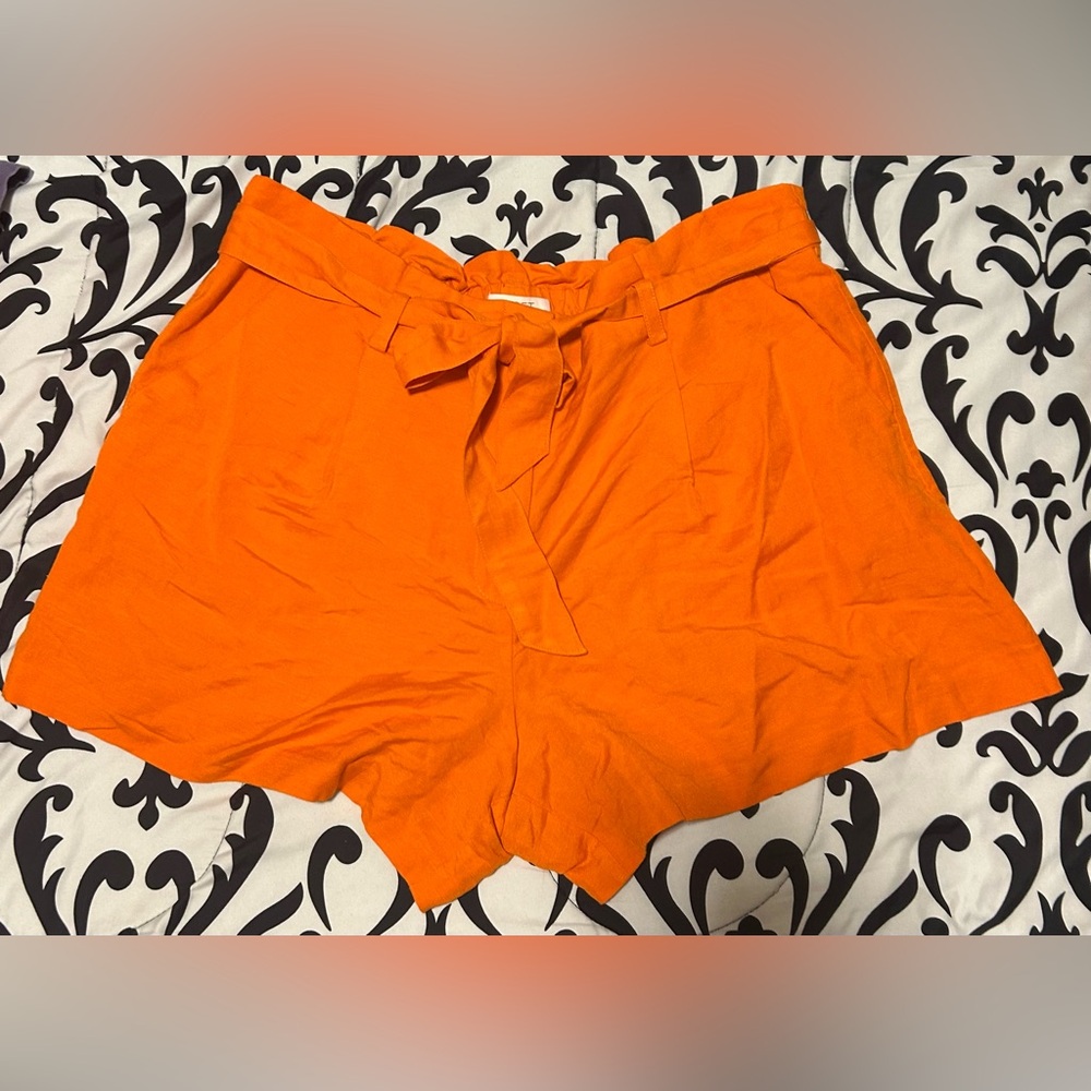 NWT Loft Women's Orange Shorts w/ zipper and fasteners- size l/xl